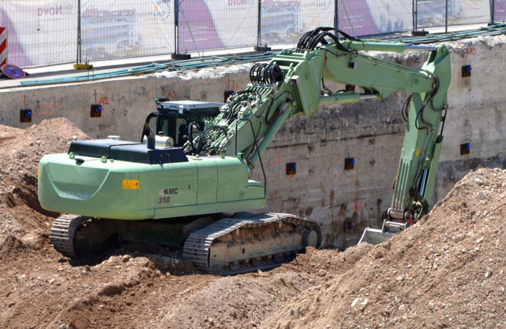 excavator, excavator driver, heavy equipment-1534678.jpg